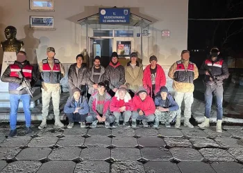 Termal kamerayla tespit edilen 10 düzensiz göçmen yakalandı