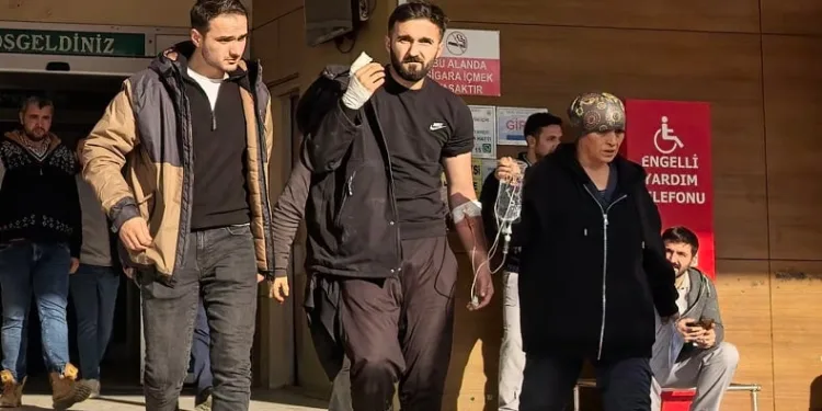 Bursa’da elini forklifte sıkıştırdı