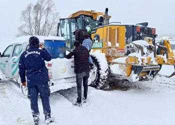 Yaylalarda mahsur kalan 7 kişi kurtarıldı