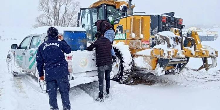 Yaylalarda mahsur kalan 7 kişi kurtarıldı