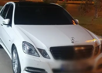Yedek anahtarla araç çaldılar