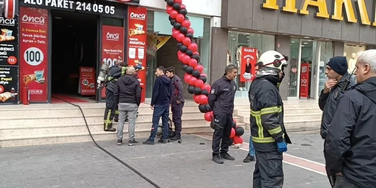 Döner salonunda yangın