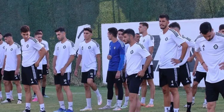 Altay, deplasmanda var, evde yok