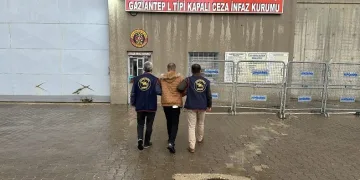 12 yıl kesinleşmiş hapis cezası bulunan firari şahıs yakalandı