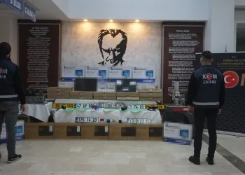 Sahte plaka şebekesi çökertildi