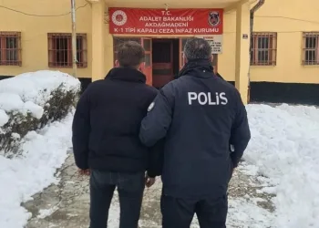 Hakkında 4 yıl kesinleşmiş hapis cezası bulunan firari yakalandı