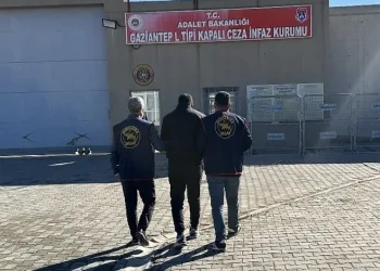 Hırsızlık suçundan kesinleşmiş cezası bulunan firari yakalandı