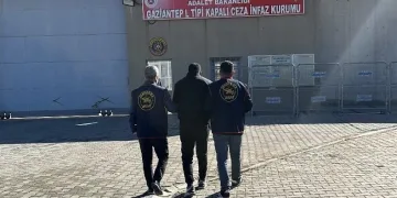 Hırsızlık suçundan kesinleşmiş cezası bulunan firari yakalandı