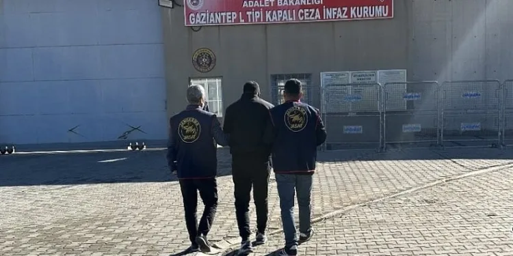 Hırsızlık suçundan kesinleşmiş cezası bulunan firari yakalandı