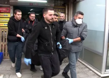 Önce arkadaşını öldürdü, daha sonra polise giderek teslim oldu