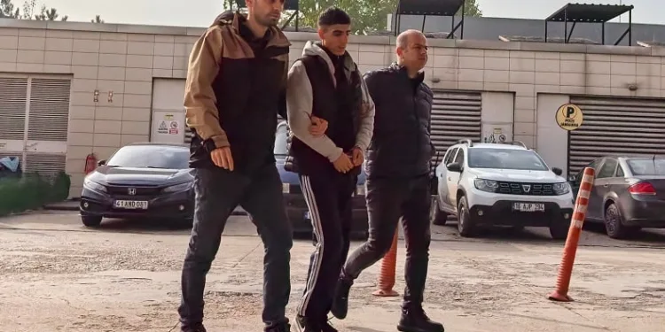 Bursa’da otomobili düz kontak yapıp çalan hırsız tutuklandı