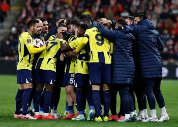 UEFA Avrupa Ligi: Slavia Prag: 1 – Fenerbahçe: 2
