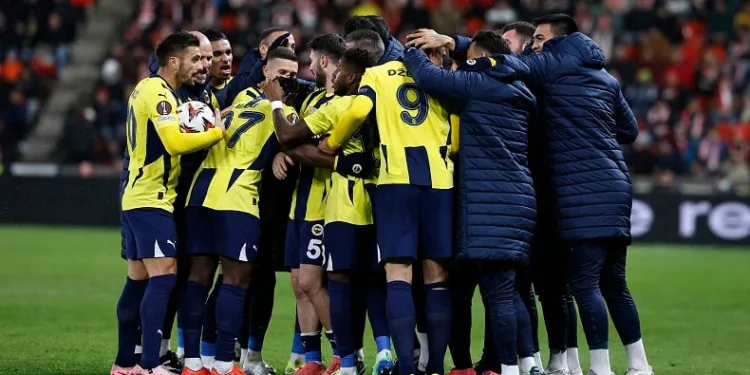 UEFA Avrupa Ligi: Slavia Prag: 1 – Fenerbahçe: 2