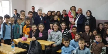 Yazar, öğrencilerle buluştu