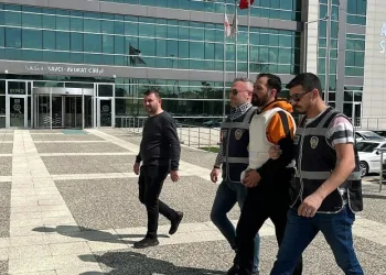 Eşini ve kayınpederini öldüren sanığa 54 yıl 2 ay hapis