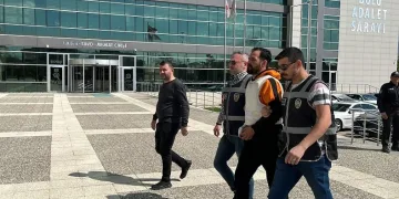 Eşini ve kayınpederini öldüren sanığa 54 yıl 2 ay hapis