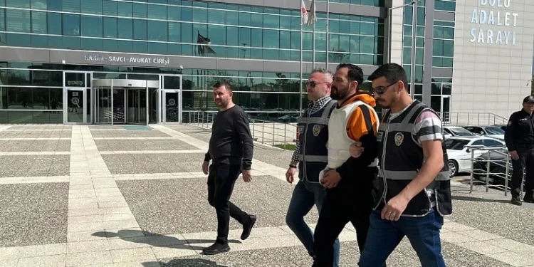 Eşini ve kayınpederini öldüren sanığa 54 yıl 2 ay hapis