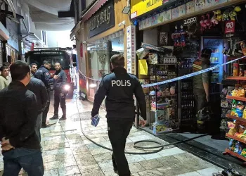 Kardeşinin bulunduğu marketi ateşe verdi: 1 ölü, 5 yaralı