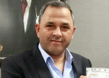 Muhtarın aracı ile çarptığı yaşlı kadın ağır yaralandı
