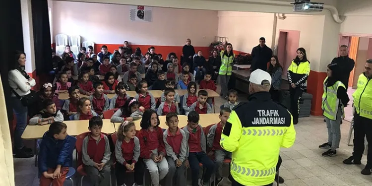 Öğrencilere trafik semineri