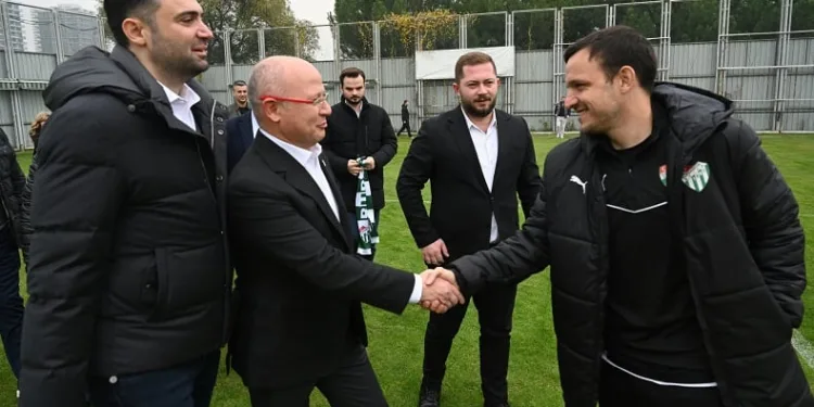 Ak Parti Bursaspor’u ziyaret etti