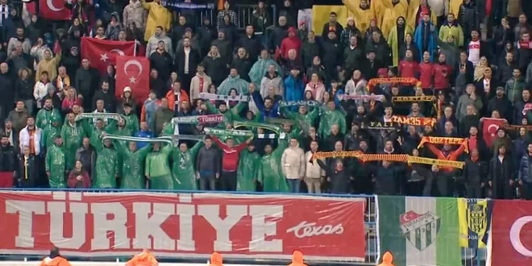 Teksas Karadağ’da Milli takımın yanında