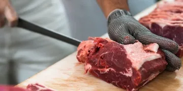 “Senden aldığım et ile zehirlendim” diyerek kasapları dolandırdılar