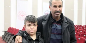 Kadavradan beklerken babası böbreğini verdi