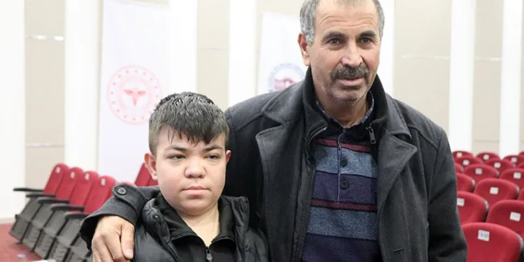 Kadavradan beklerken babası böbreğini verdi
