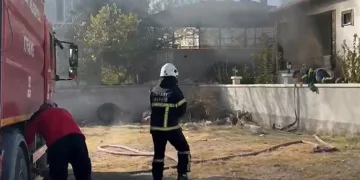 Müstakil evin bodrumunda çıkan yangın korkuttu
