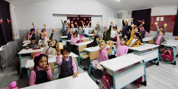 İnegöl’de öğrencilere kumbara dağıtılacak