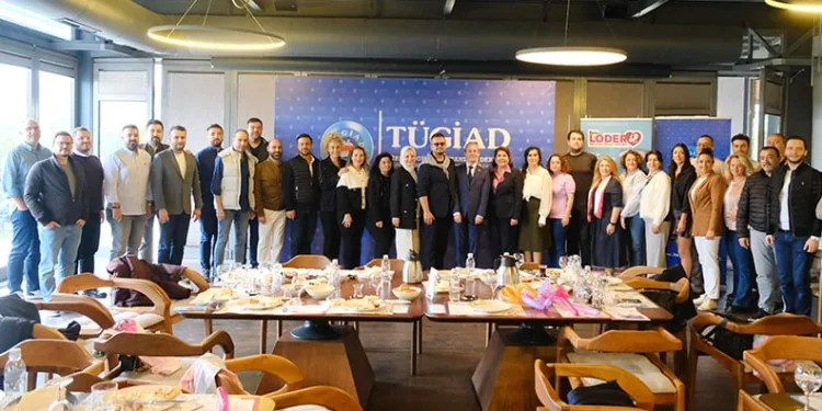 TÜGİAD lösemili çocuklara umut oldu