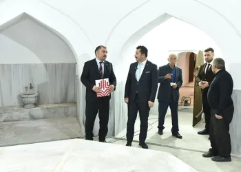 Tarihi Çarşı Hamamı gün sayıyor