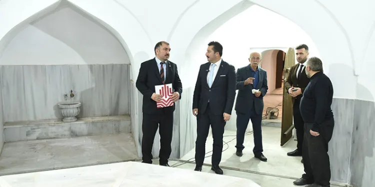 Tarihi Çarşı Hamamı gün sayıyor