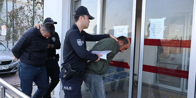 Adana’da taksi şoförü dehşet saçtı: 3 yaralı