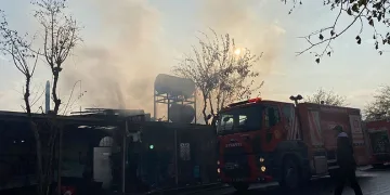 Diyarbakır’da bir kafe alevlere böyle teslim oldu