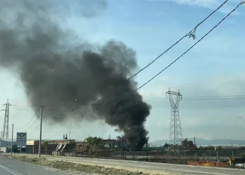 Bursa’da gelişigüzel bırakılan atık hurdalar tehlike saçıyor.