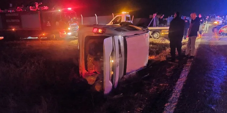 Otomobille çarpışan hafif ticari araç hurdaya döndü: 7 yaralı