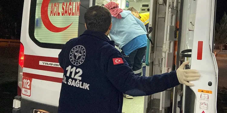 Battaniye çırparken 2. kattan düşen kadın ağır yaralandı