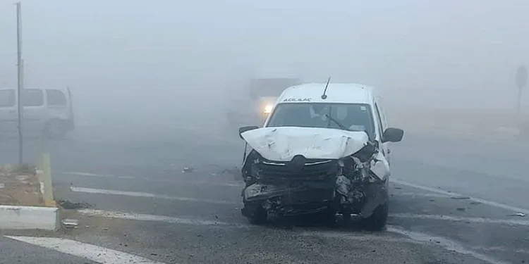 Konya’da hafif ticari araç servis aracına çarptı: 2 yaralı