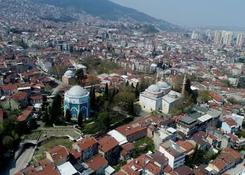 Tarihi cami ve türbelerden güvenliğin çekilmesine tepki
