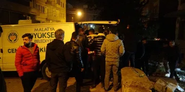 Malatya’da hasarlı binada erkek cesedi bulundu