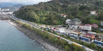 Sarp Sınır Kapısı’nda TIR kuyruğu