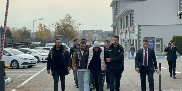 Uyuşturucu satıcıları adliyeye sevk edildi