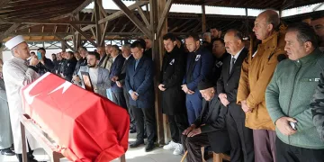 Gölette cansız bedeni bulunan AK Partili eski Belediye Başkanı, toprağa verildi