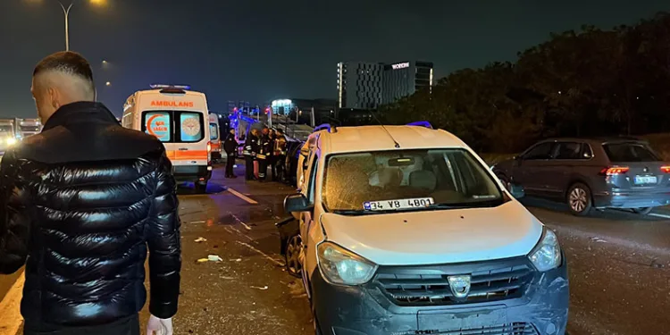 4 araçlı zincirleme kaza: 10 yaralı