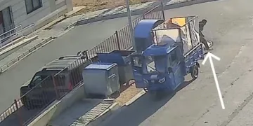 Güpegündüz mazgal hırsızlığı kamerada