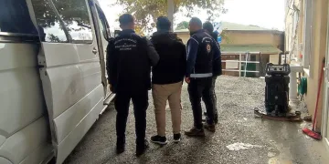 Balıkesir’de 16 düzensiz göçmen ve 2 organizatör yakalandı