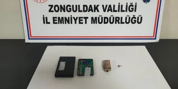 Ehliyet sınavında kurdukları düzenek “pes” dedirtti