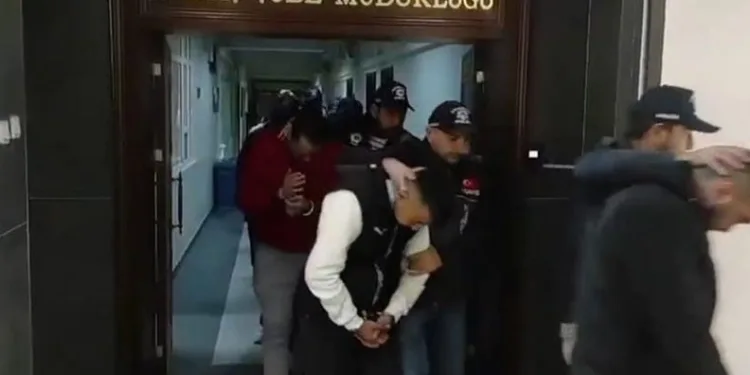 Ankara’da dolandırıcılık operasyonu: 8 gözaltı